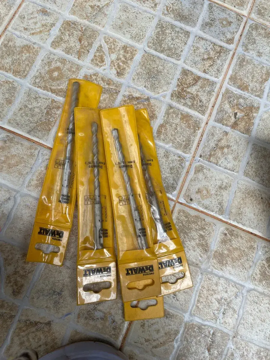 Short 8 mm mason bits