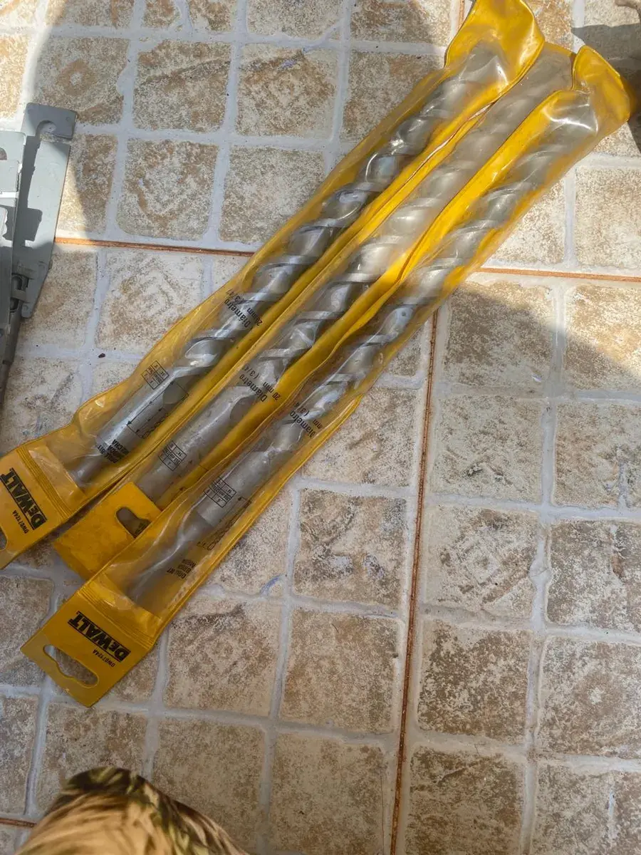 Long 20 mm mason bits