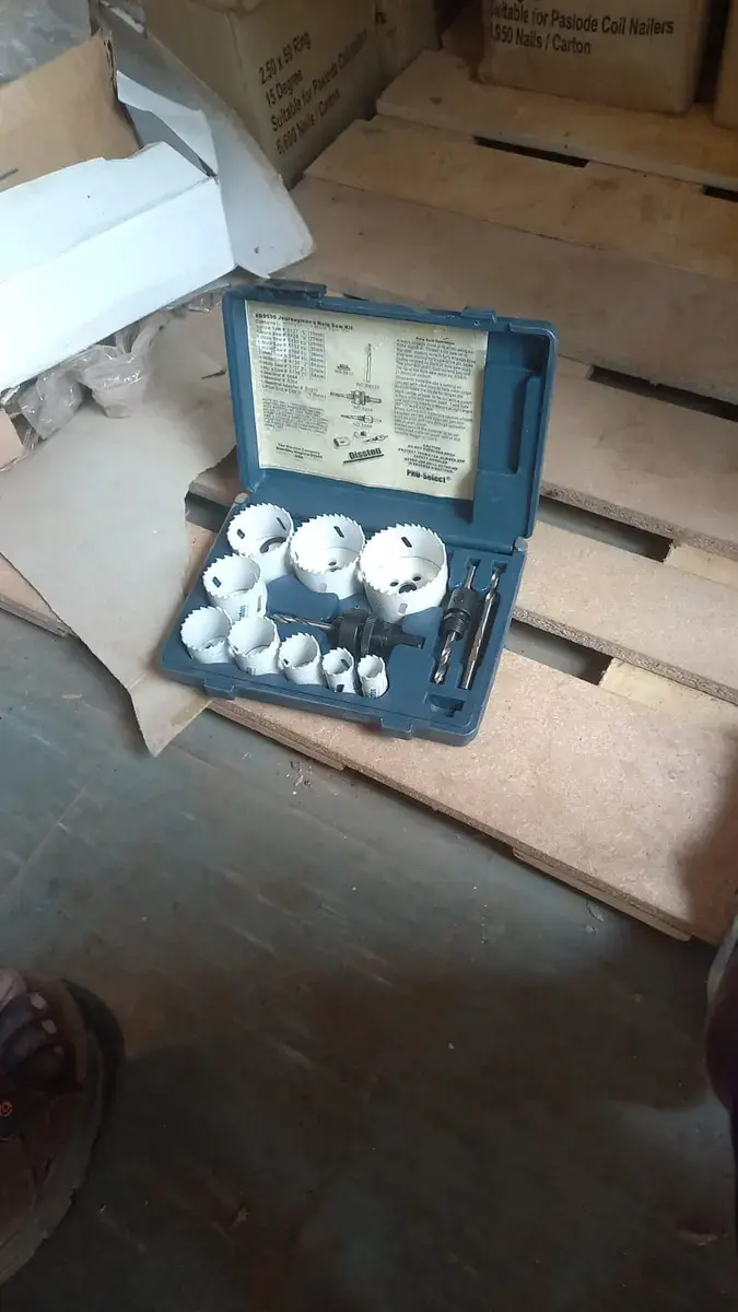 Hole saw kit