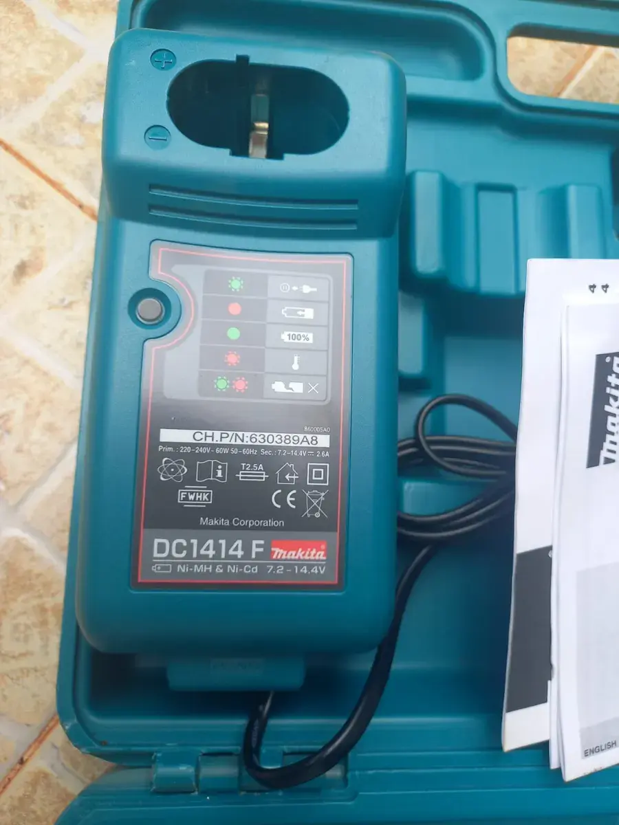 Cordless drill set