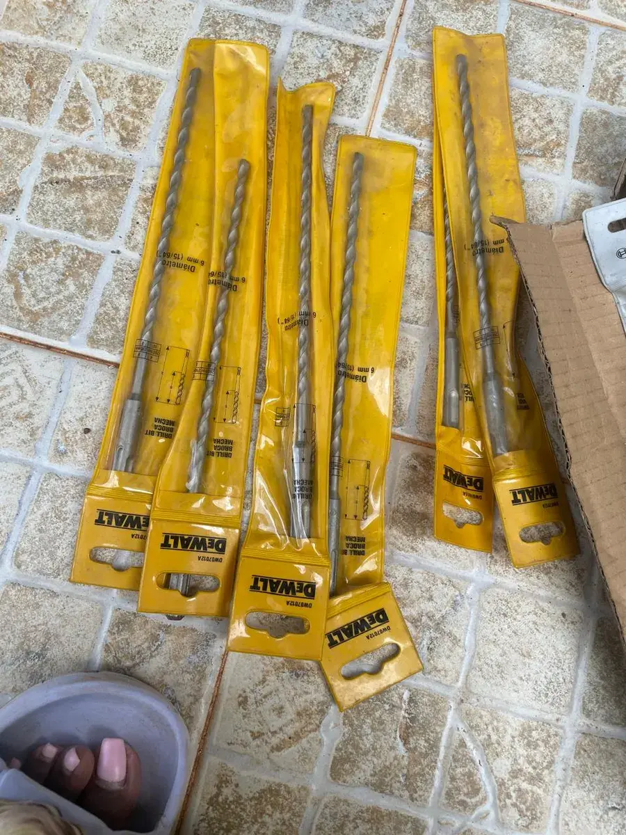 Long 6 mm mason bits