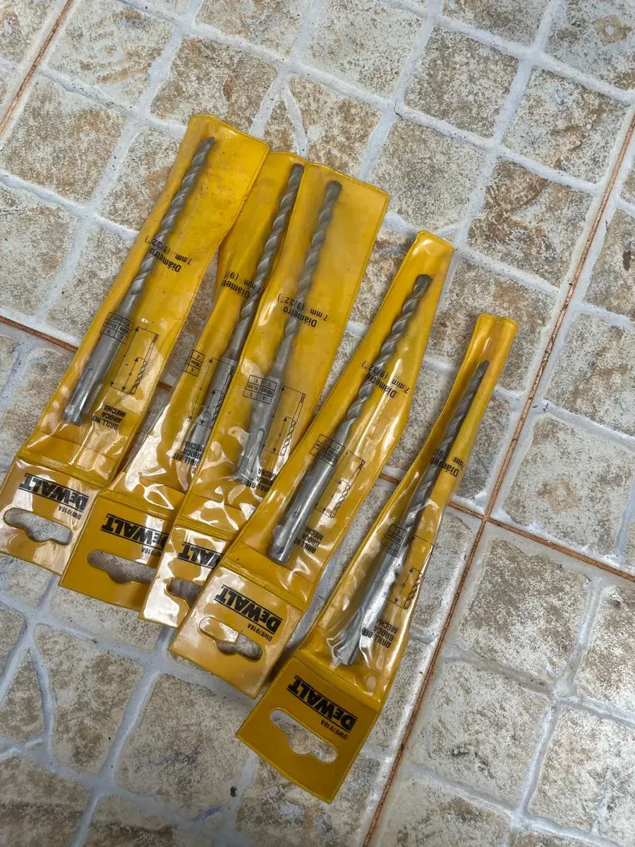 Short 7 mm mason bits
