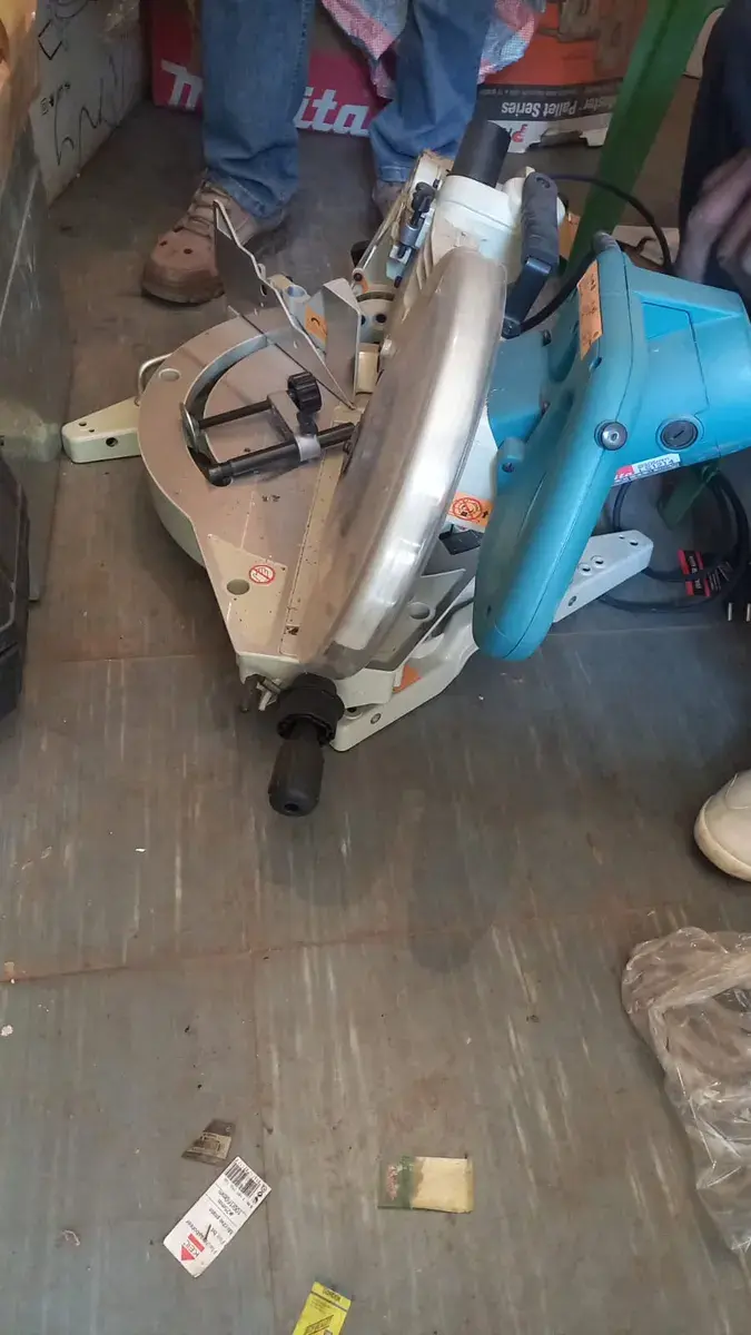 Angle circular saw